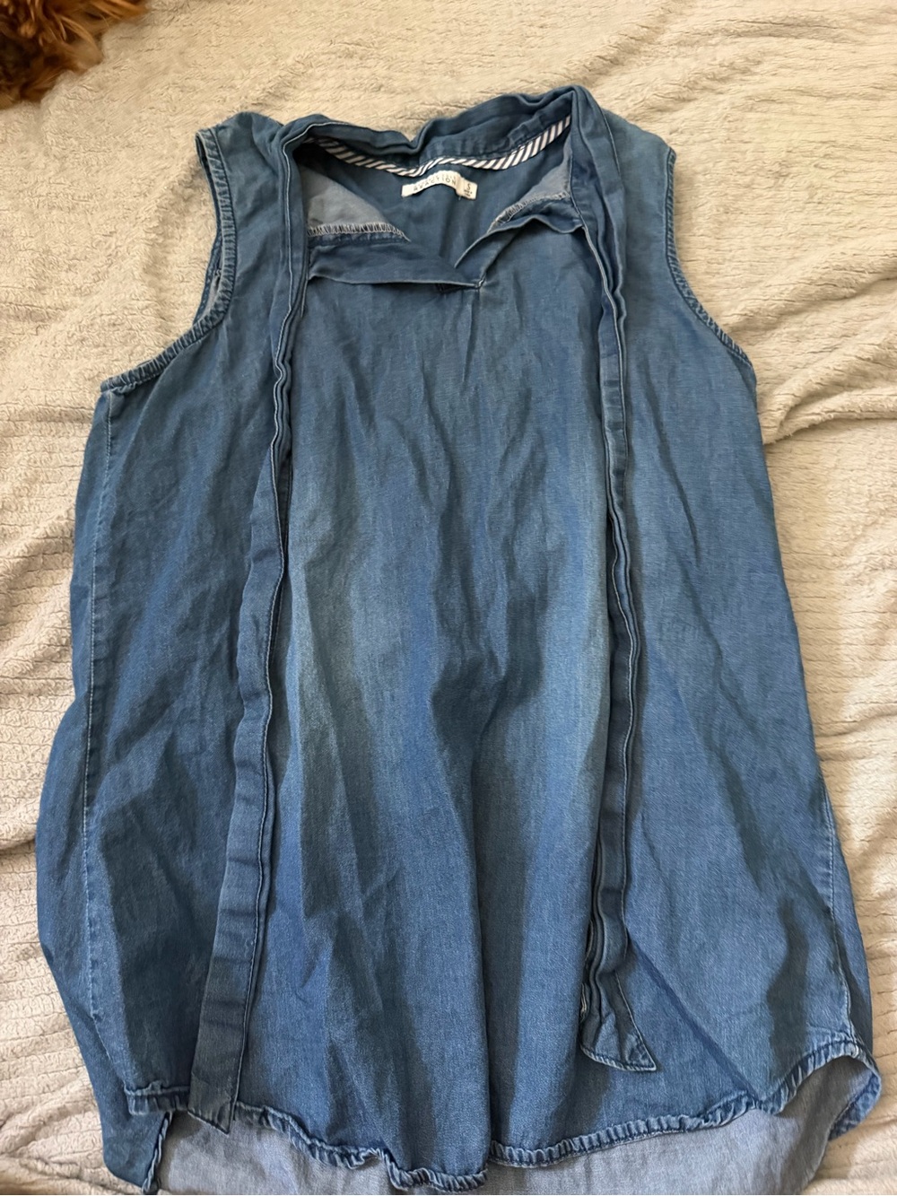 Kenneth Cole Reaction Women's Sleeveless Chambray Tie-Neck Top - Blue